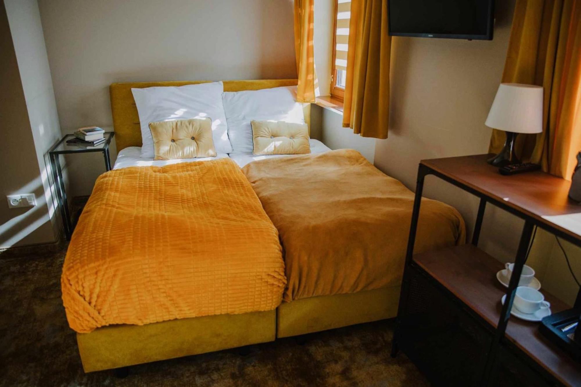 Stacja Kultura Hotel Poniatowa ภายนอก รูปภาพ