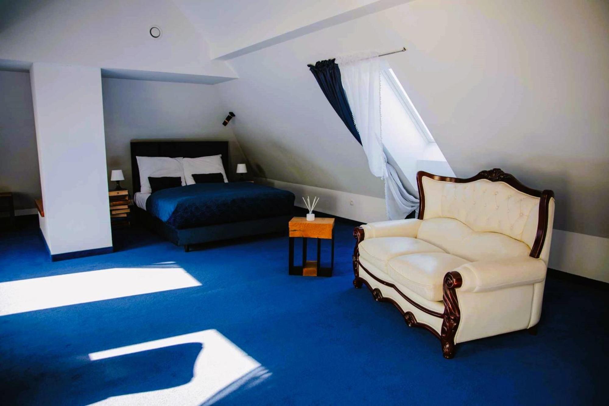 Stacja Kultura Hotel Poniatowa ภายนอก รูปภาพ